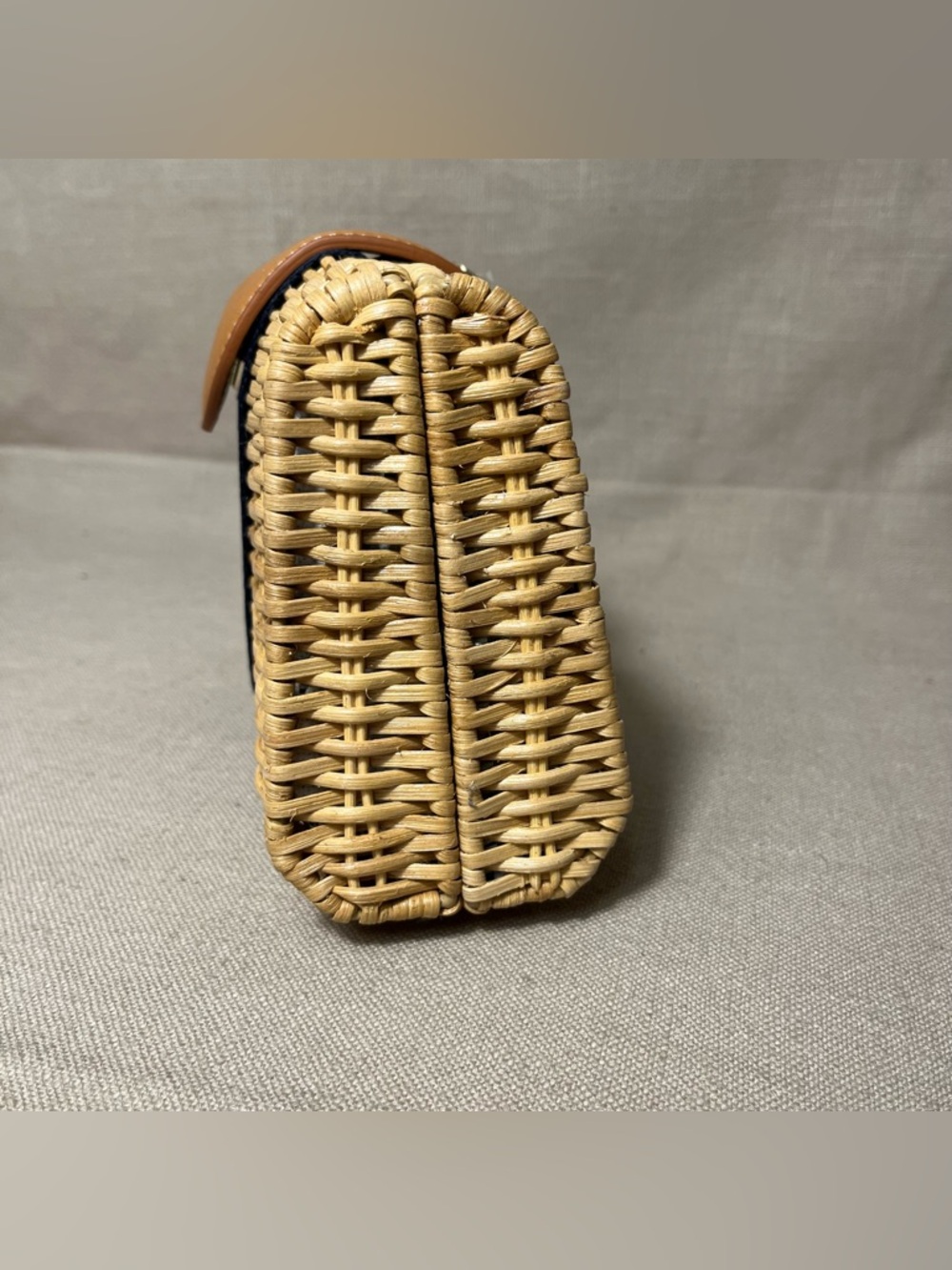NWOT J. McLaughlin Women’s Olivia Natural Navy Red Stripe Wicker Woven Clutch - Picture 4 of 11